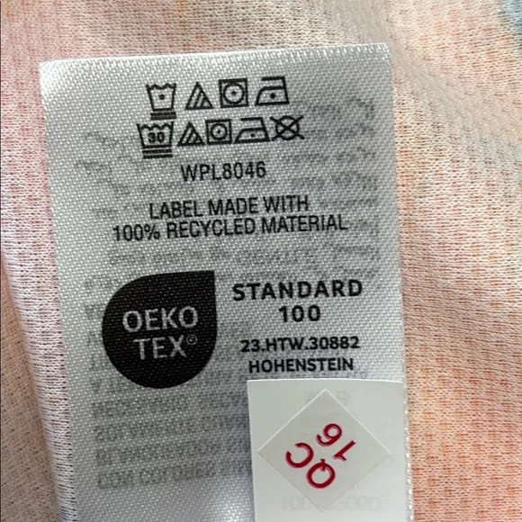 Women 2 piece Orange,Pink, white and blue active wear set. - Picture 8 of 12